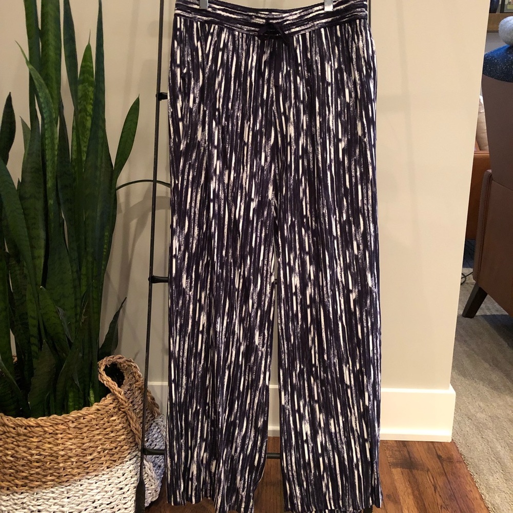 Flowing pants